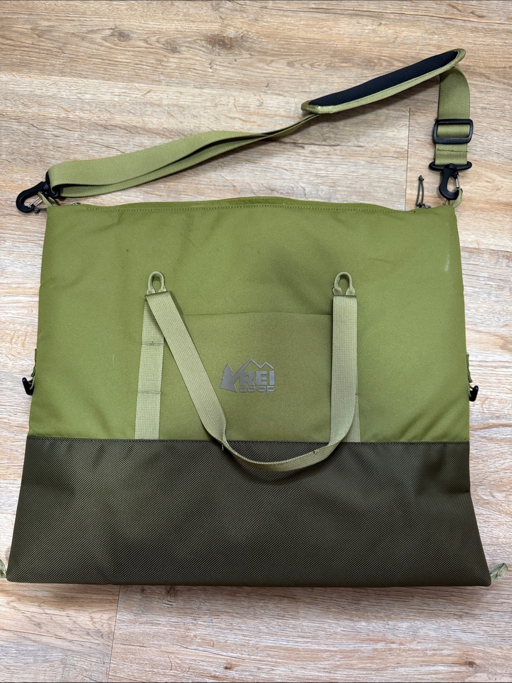 REI collapsible cooler bag